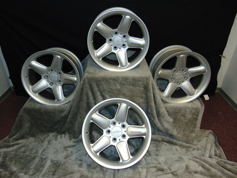 Illustration for article titled AC Schnitzer Type II Wheels Are The Definitive Late 1990s BMW Style